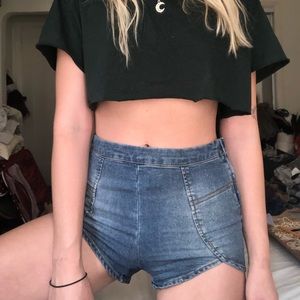 Free People scallop hem shorts 🌿